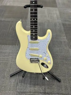 Store Special Product - FENDER AM PRO II STRAT RW OWT